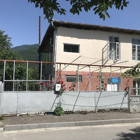Chveni Ezo Hotel Ambrolauri Bagian luar foto