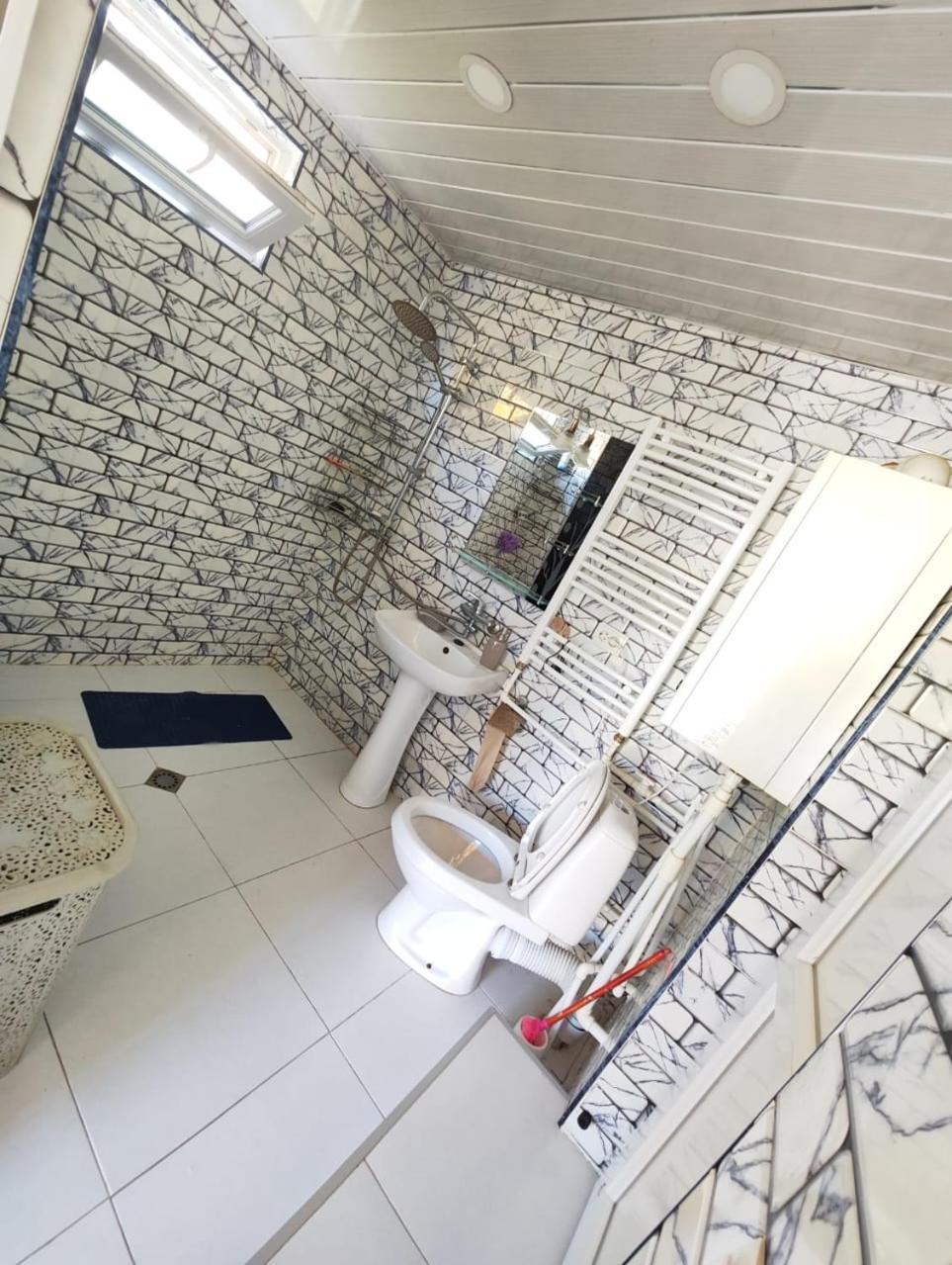 Chveni Ezo Hotel Ambrolauri Bagian luar foto